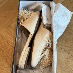 Brand New in Box Birdies The Songbird Linen Flat. 7.5.